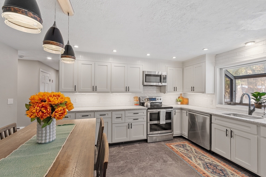 27 Forest Road Acton, MA 01720 - Photo 8 of 42