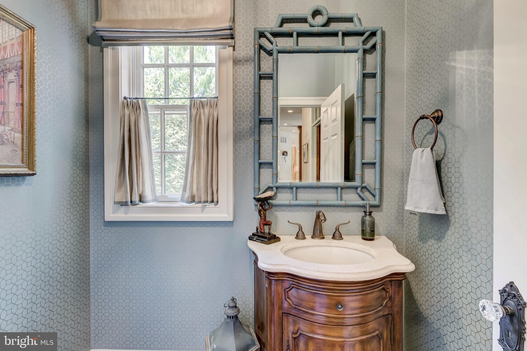 12333 Michaelsford Road Cockeysville, MD 21030 - Photo 28 of 82 Powder Room