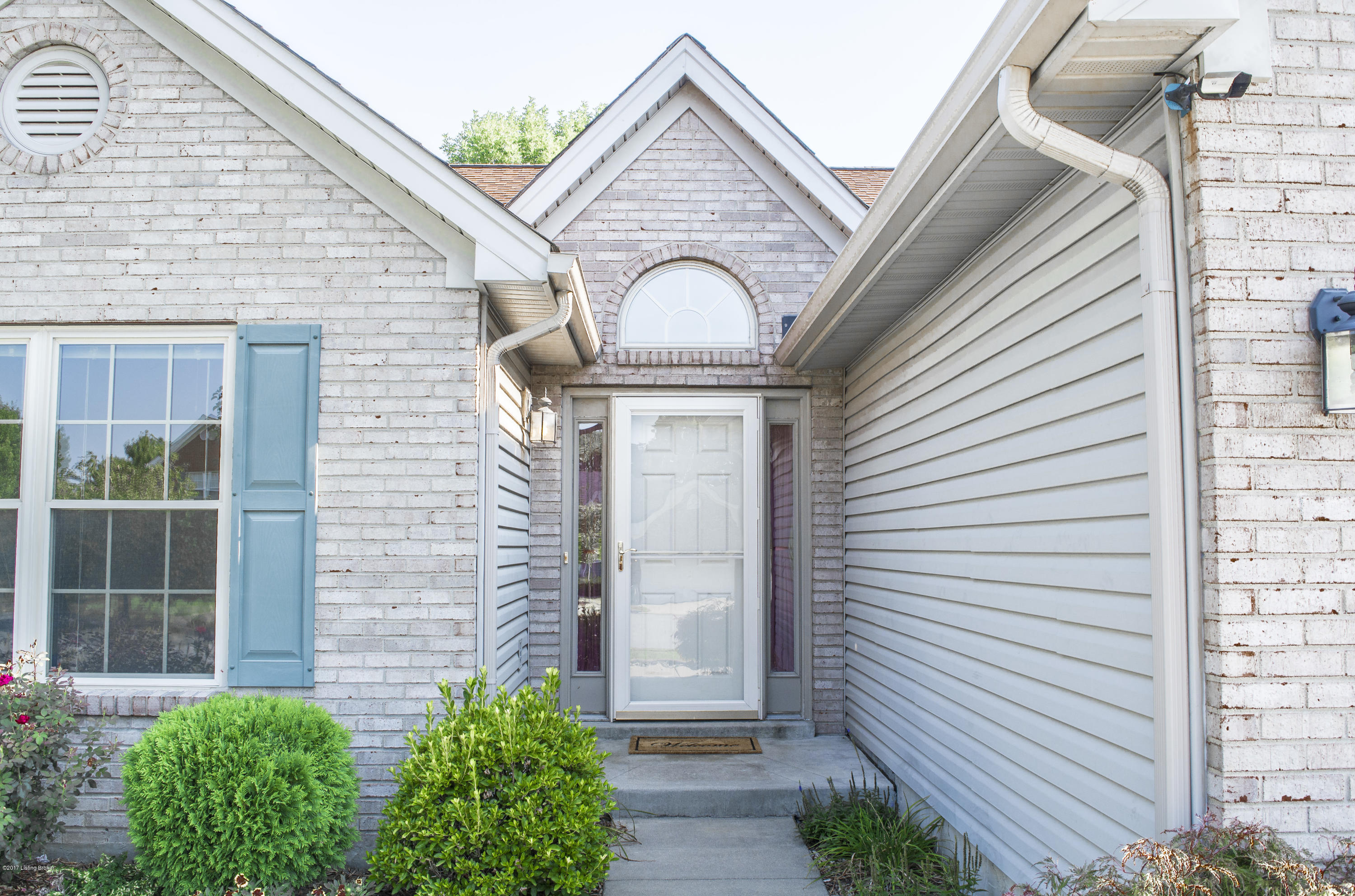 7203 Quindero Run Road Louisville, KY 40228 - Photo 6 of 63 1060