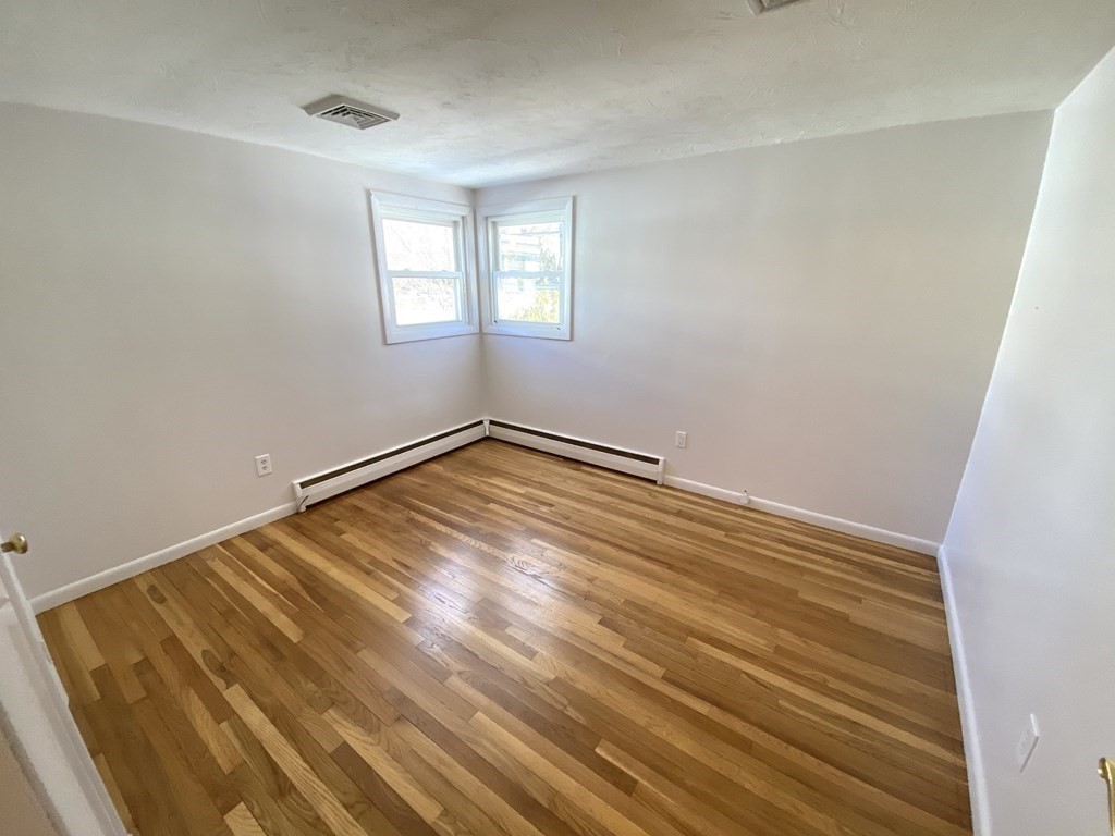24 Meade Road Waltham, MA 02451 - Photo 8 of 14