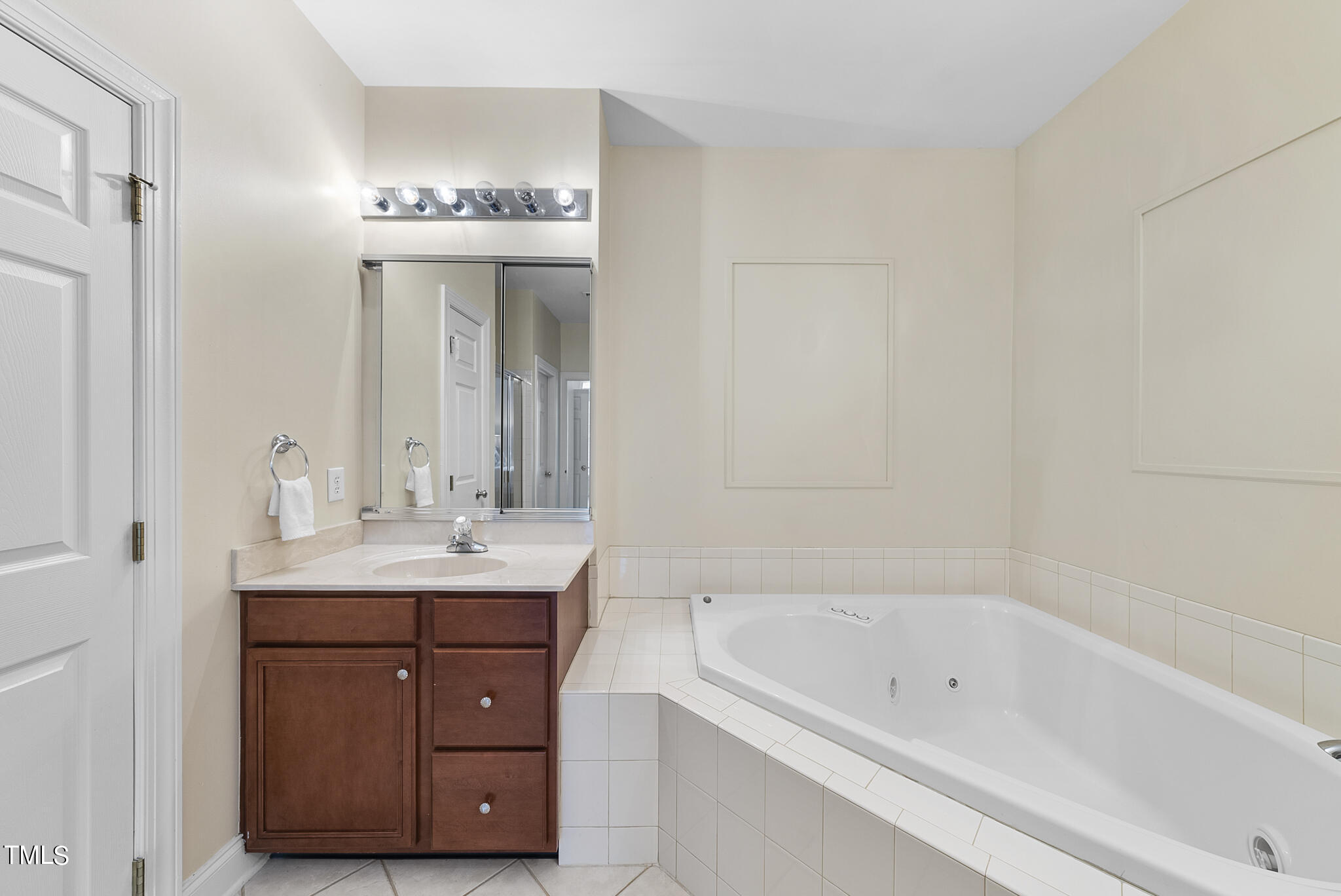 9120 White Eagle Court Raleigh, NC 27617 - Photo 17 of 39 DSC06601