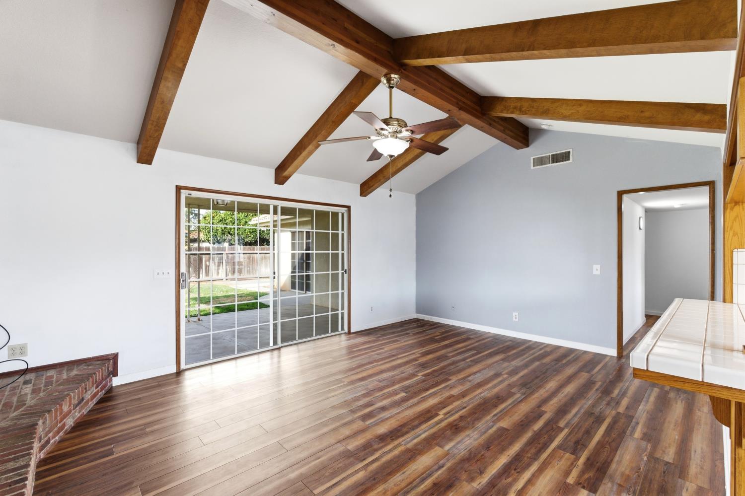 2377 Frederick Way Madera, CA 93637 - Photo 11 of 36