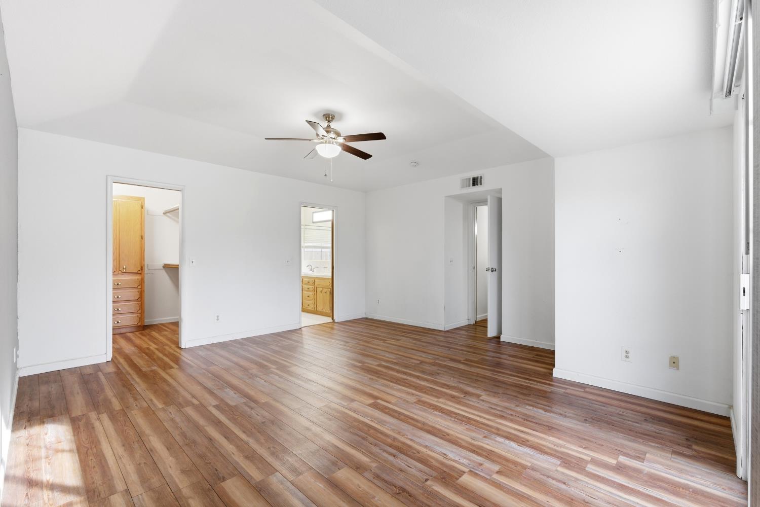 2377 Frederick Way Madera, CA 93637 - Photo 17 of 36