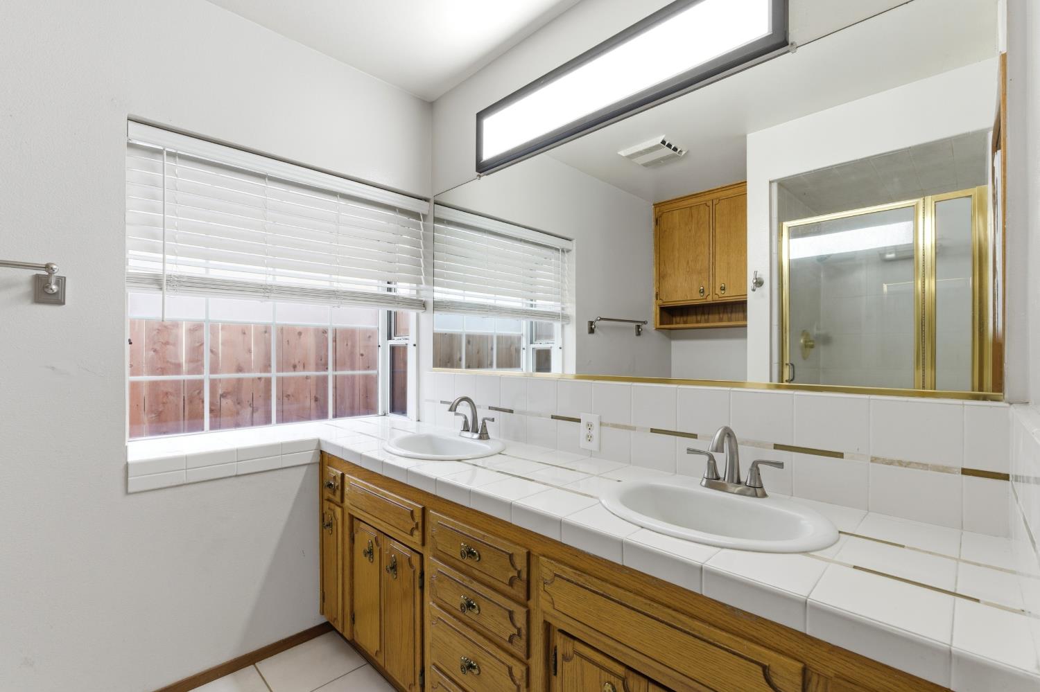 2377 Frederick Way Madera, CA 93637 - Photo 19 of 36