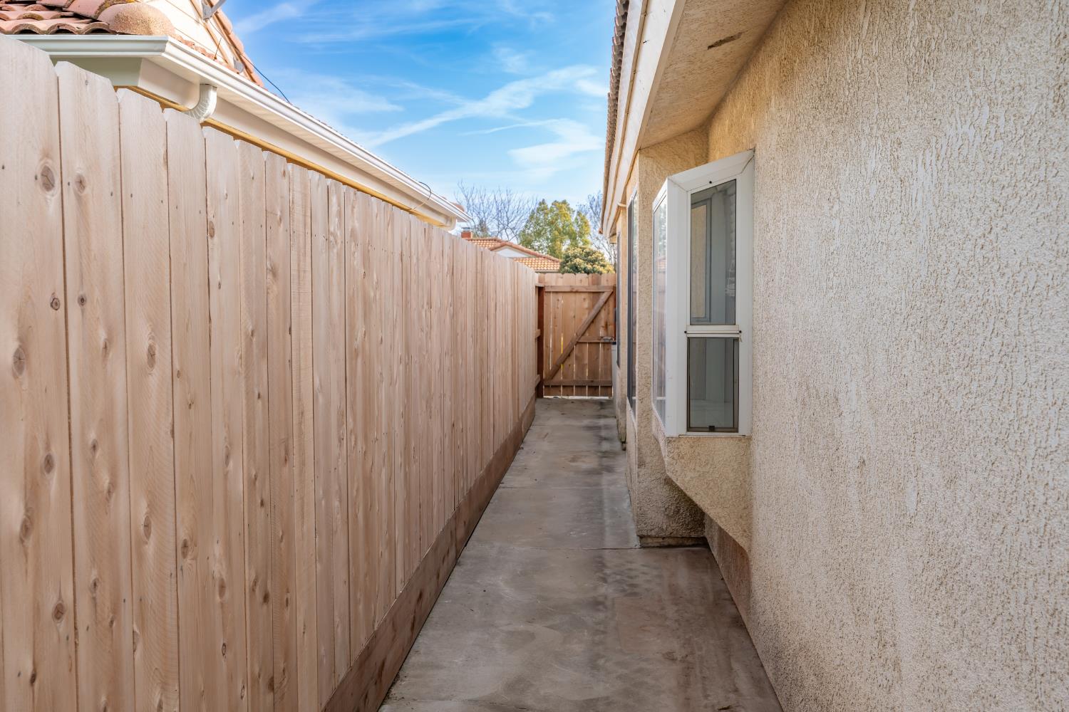 2377 Frederick Way Madera, CA 93637 - Photo 27 of 36
