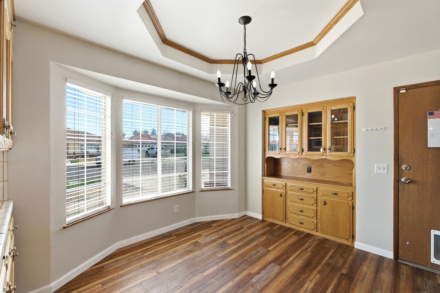 2377 Frederick Way Madera, CA 93637 - Photo 10 of 36