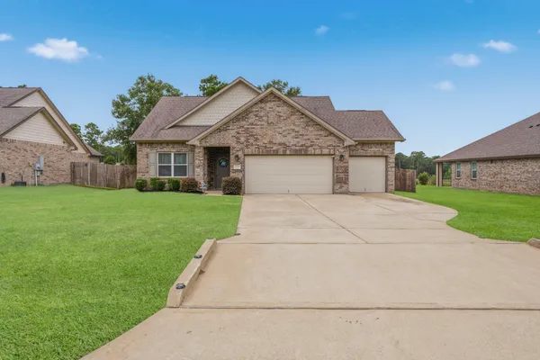 $360,000 | 6109 White Oak Leaf Loop, Conroe, TX 77303