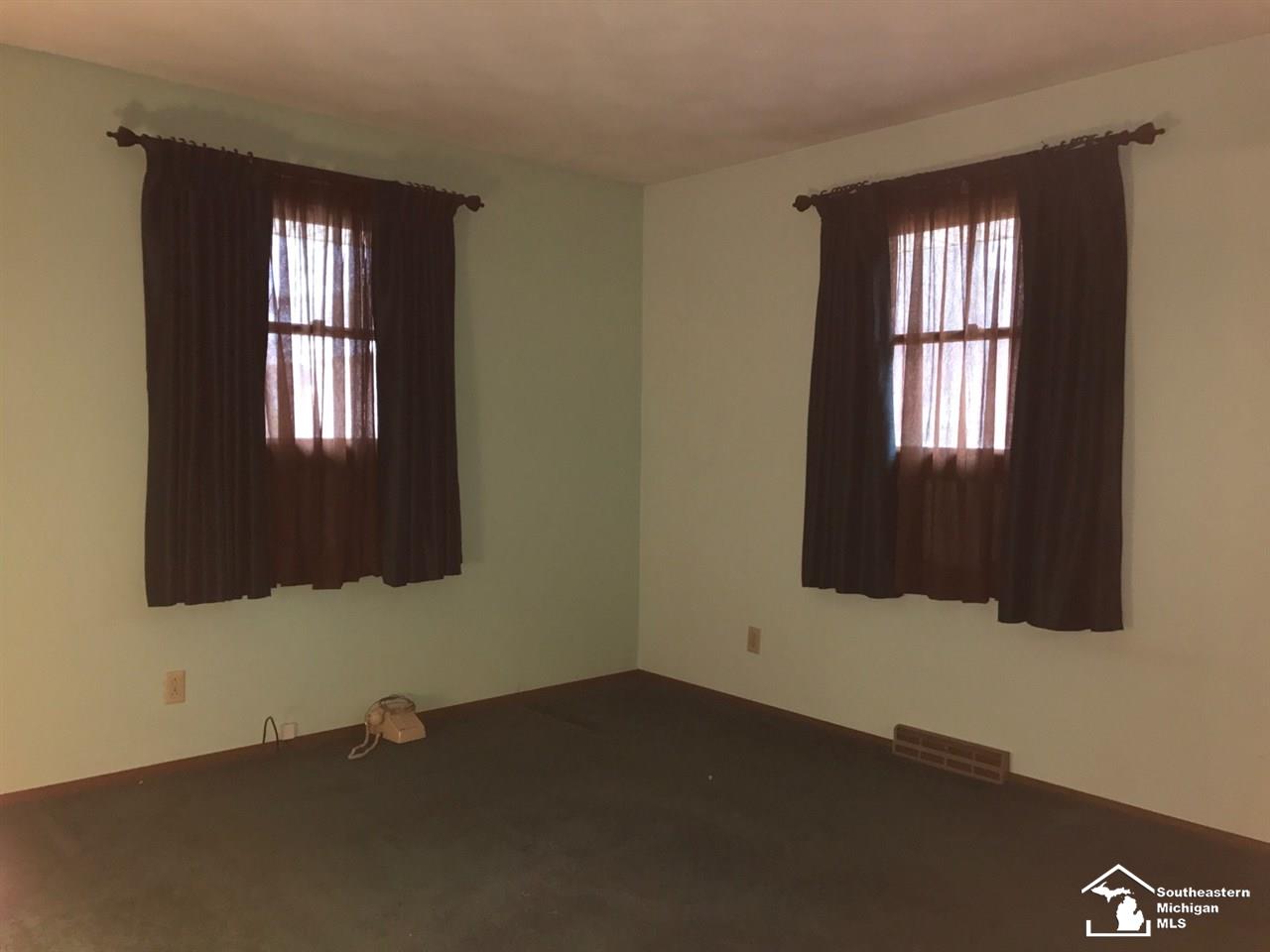 9823 Summerfield Road Temperance, MI 48182 - Photo 12 of 26 31365266-11.JPG