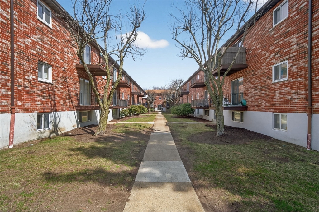 20 Westgate Road, Unit 2 Boston, MA 02467 - Photo 16 of 34