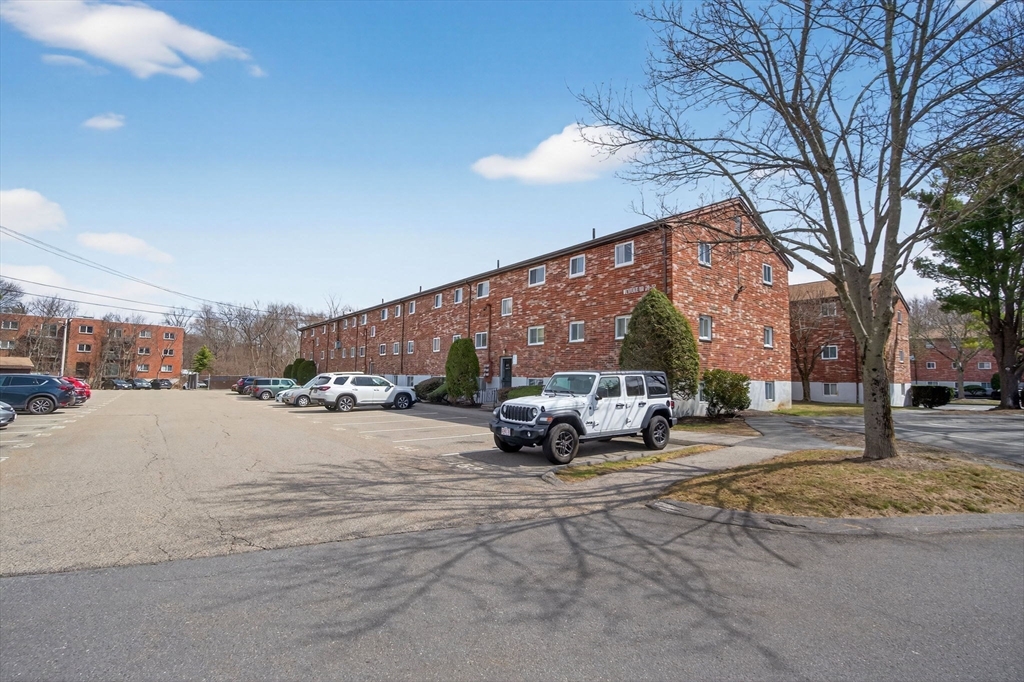 20 Westgate Road, Unit 2 Boston, MA 02467 - Photo 19 of 34