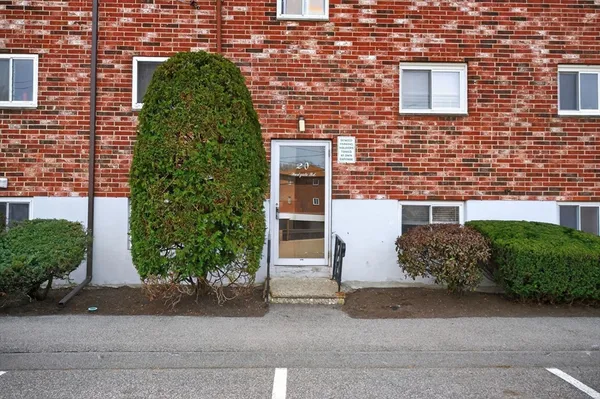 $2,600 | 20 Westgate Road, Unit 2, Boston, MA 02467