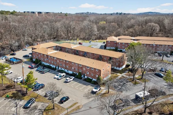 $2,600 | 20 Westgate Road, Unit 2, Boston, MA 02467