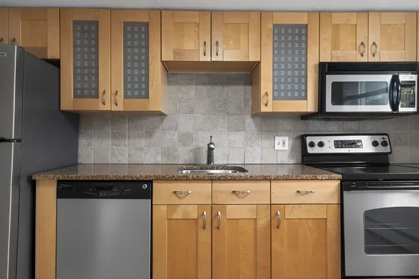 $2,600 | 20 Westgate Road, Unit 2, Boston, MA 02467