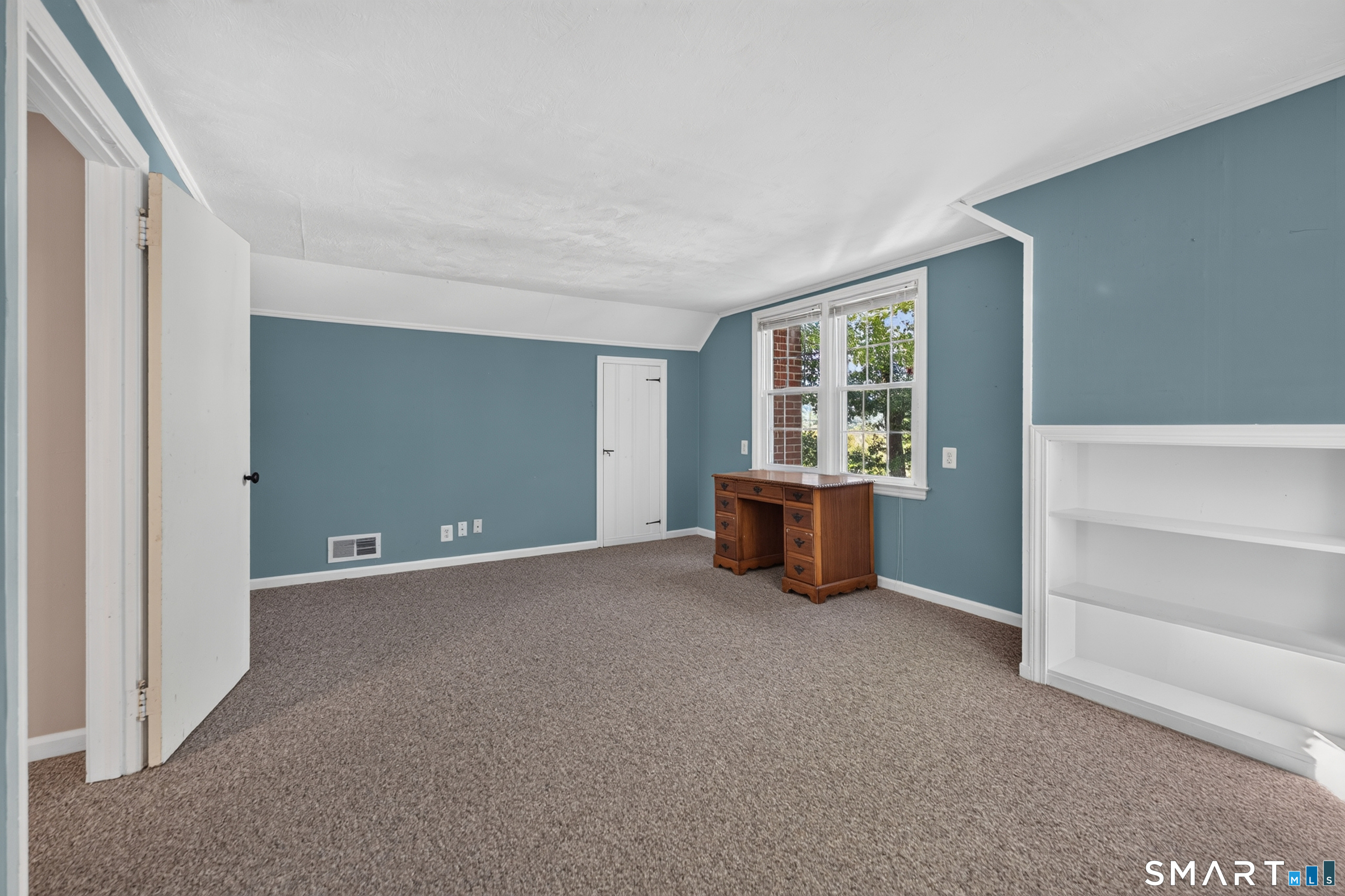 95 Pilgrim Road Bristol, CT 06010 - Photo 18 of 29 Gallery Image 18