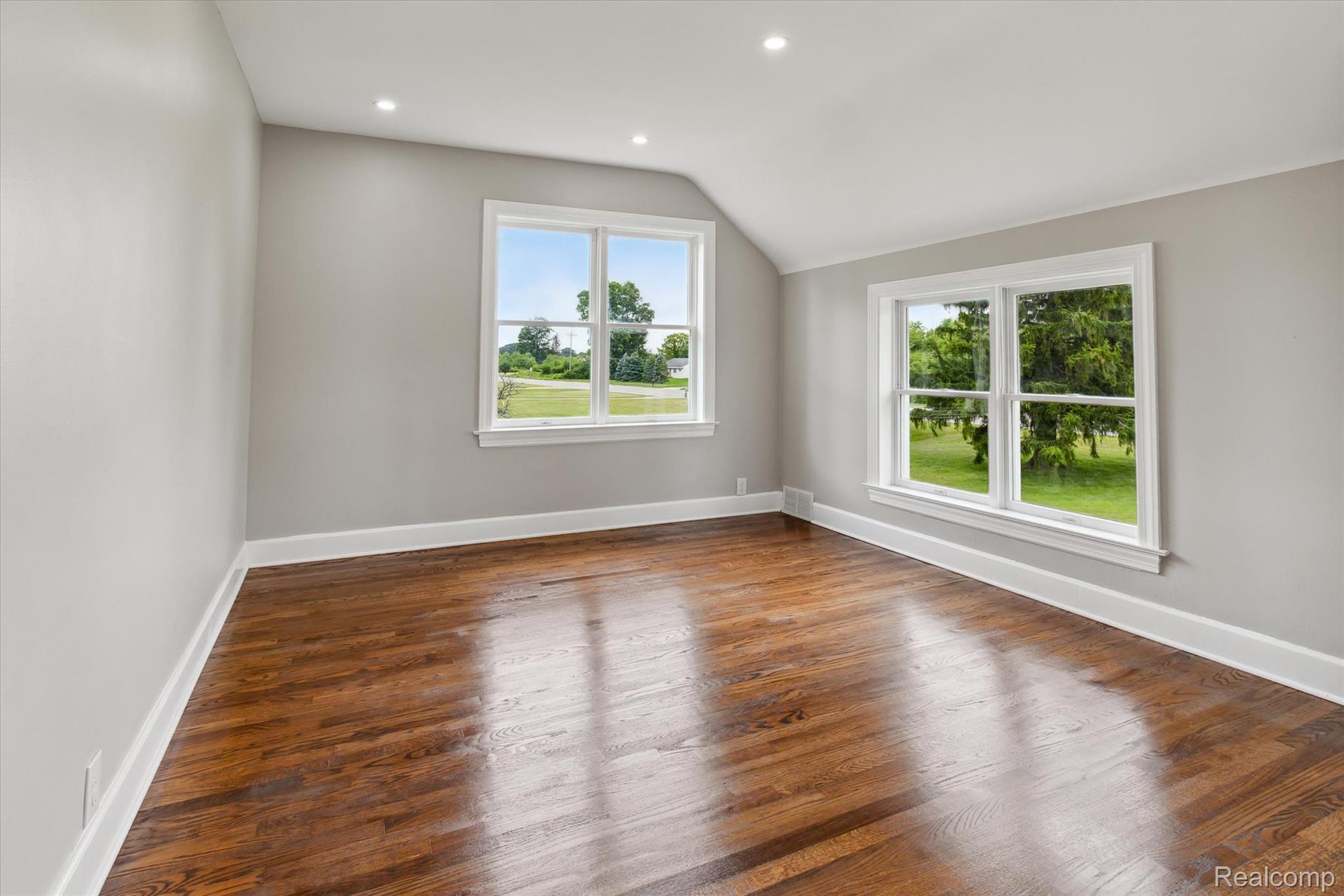 2071 West Mount Morris Road Mount Morris, MI 48458 - Photo 27 of 46 29-2071-W-Mount-Morris-Rd-WindowStill-Real-Estate-Photography-28.jpg