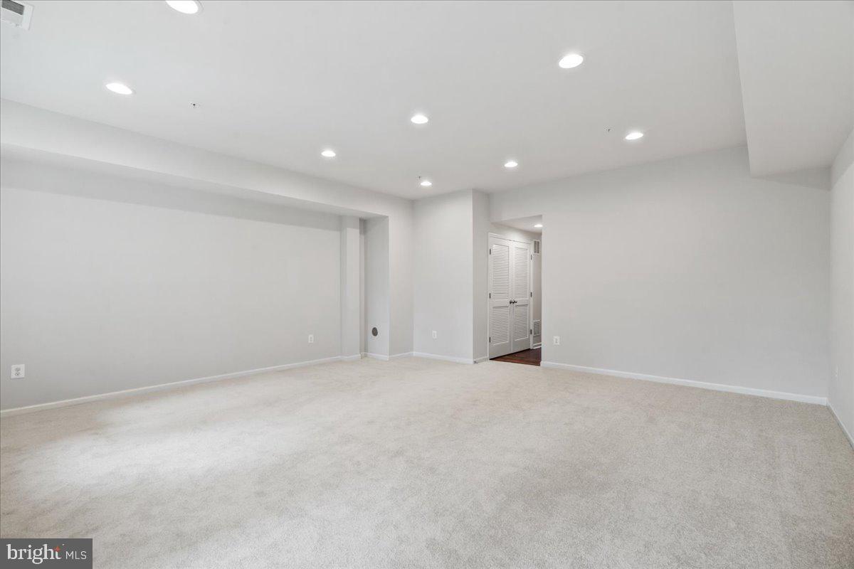 309 Spring Bank Way Frederick, MD 21701 - Photo 5 of 36