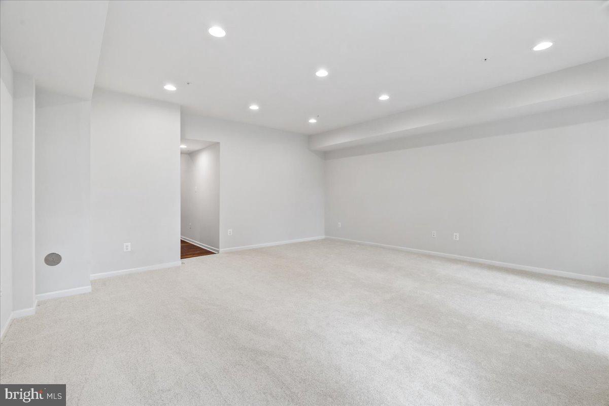 309 Spring Bank Way Frederick, MD 21701 - Photo 7 of 36