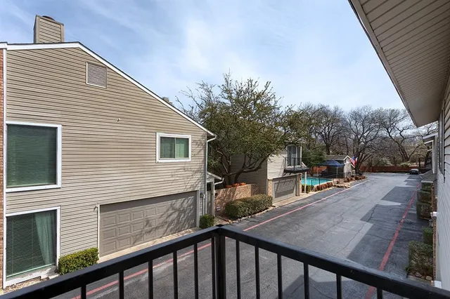 $2,100 | 7450 Holly Hill Drive, Unit 105, Dallas, TX 75231
