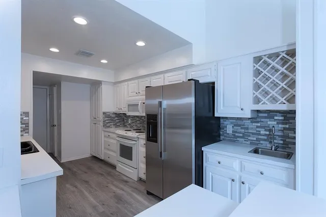 $2,100 | 7450 Holly Hill Drive, Unit 105, Dallas, TX 75231