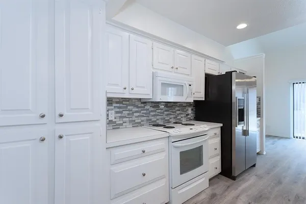 $2,100 | 7450 Holly Hill Drive, Unit 105, Dallas, TX 75231