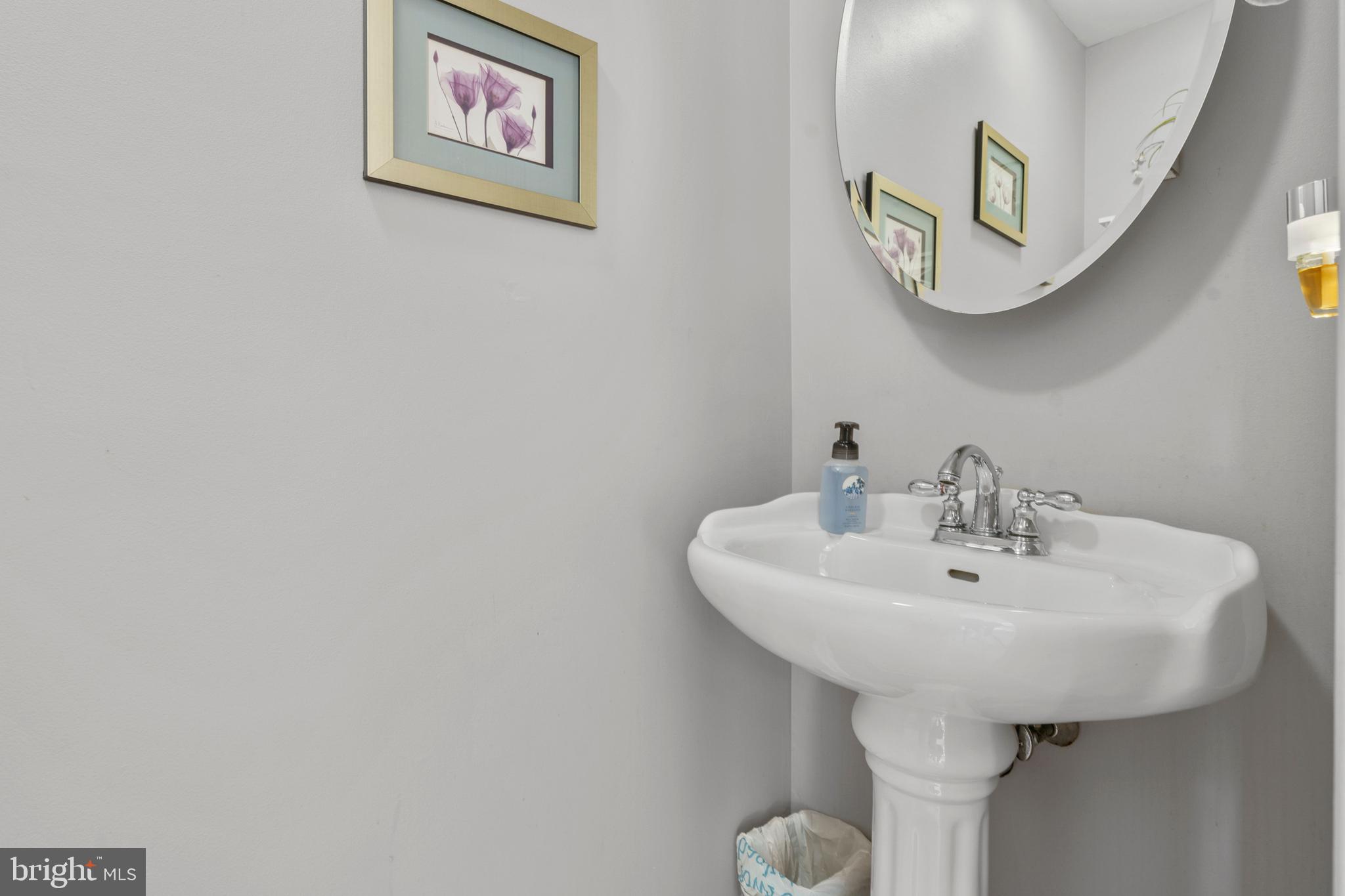 22 Sunset Road Blackwood, NJ 08012 - Photo 21 of 64 1st floor powder room