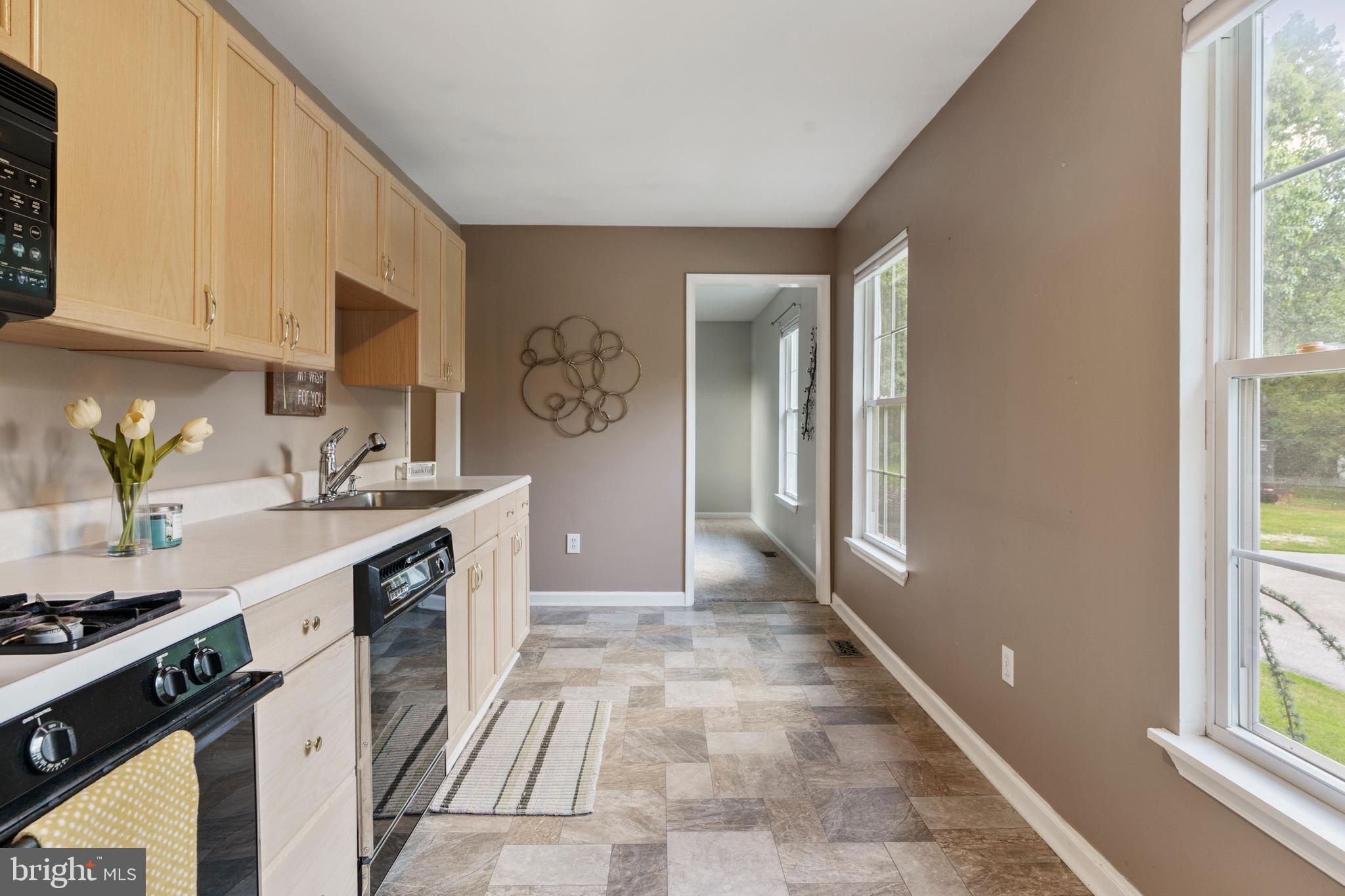 22 Sunset Road Blackwood, NJ 08012 - Photo 37 of 64 In-law suite kitchen