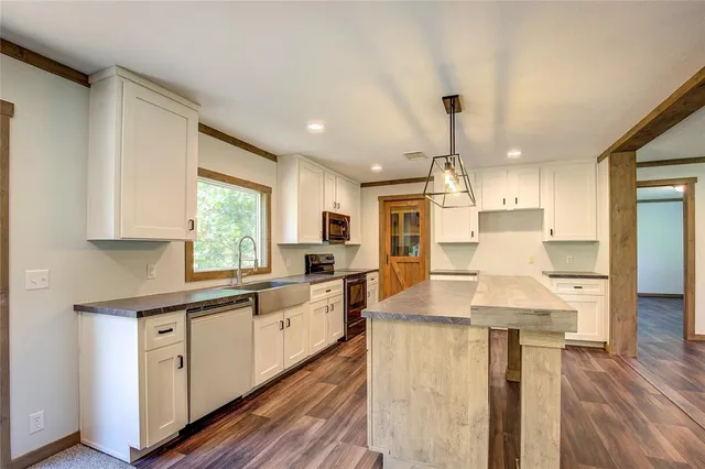 $284,500 | 3910 Highland Drive, Lone Oak, TX 75453