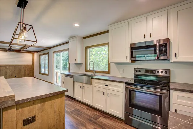 $284,500 | 3910 Highland Drive, Lone Oak, TX 75453