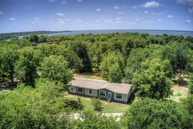 $284,500 | 3910 Highland Drive, Lone Oak, TX 75453