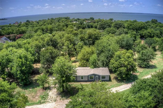 $284,500 | 3910 Highland Drive, Lone Oak, TX 75453