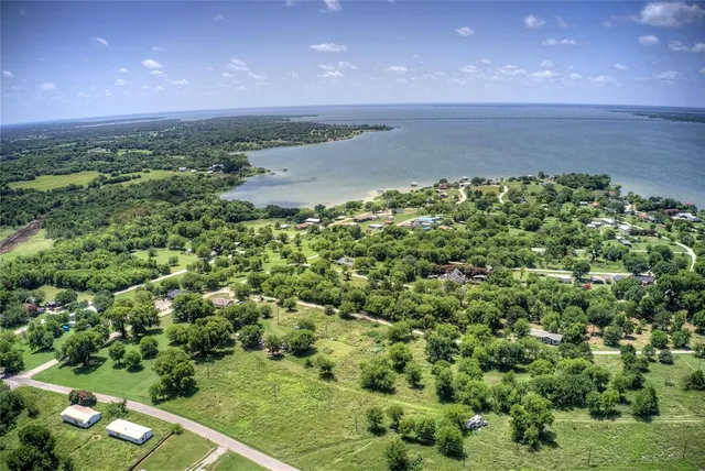 $284,500 | 3910 Highland Drive, Lone Oak, TX 75453