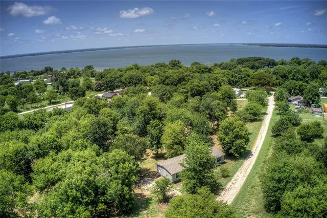 $284,500 | 3910 Highland Drive, Lone Oak, TX 75453