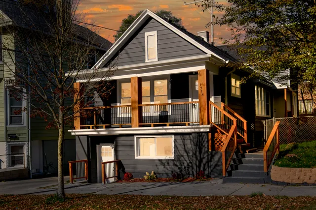 $379,900 | 1718 East Bradford Avenue, Unit 1720, Milwaukee, WI 53211