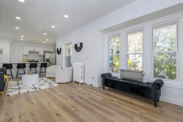 $379,900 | 1718 East Bradford Avenue, Unit 1720, Milwaukee, WI 53211