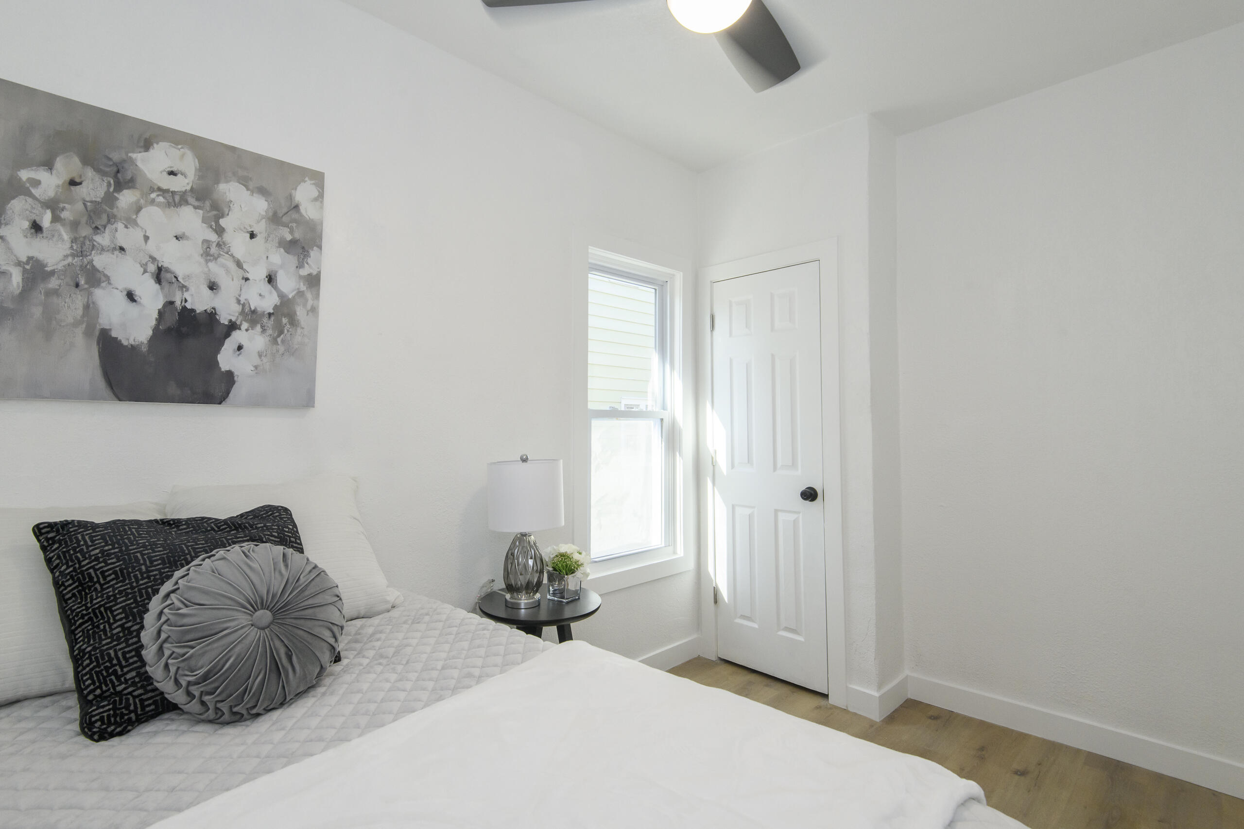 1718 East Bradford Avenue, Unit 1720 Milwaukee, WI 53211 - Photo 20 of 60 1718 E Bradford-08