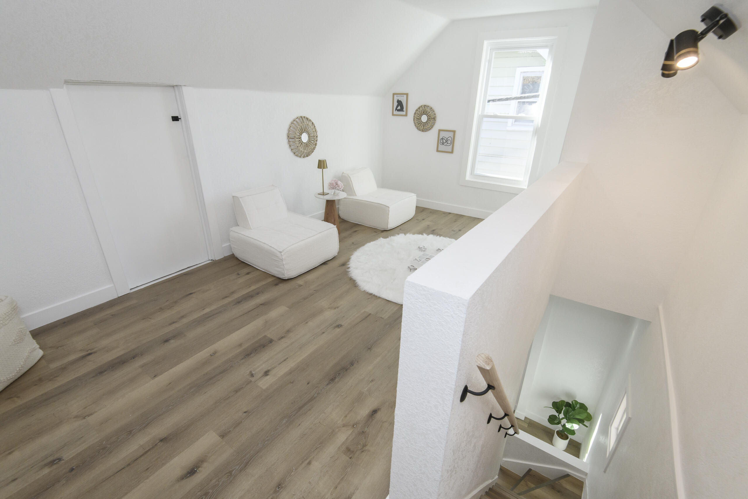 1718 East Bradford Avenue, Unit 1720 Milwaukee, WI 53211 - Photo 23 of 60 UPR 1718 E Bradford-22