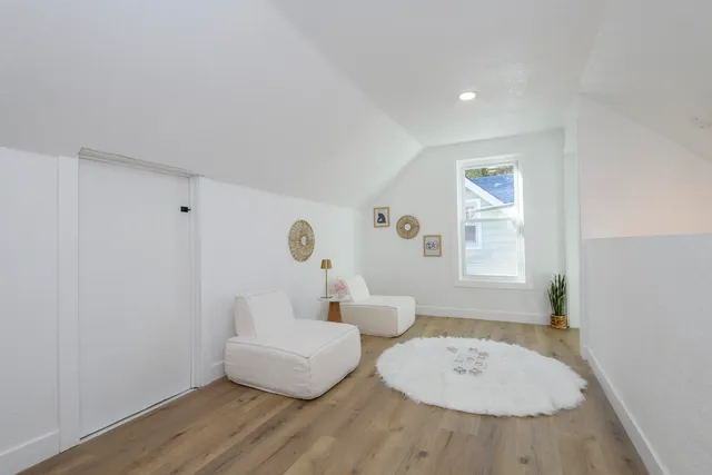 $379,900 | 1718 East Bradford Avenue, Unit 1720, Milwaukee, WI 53211