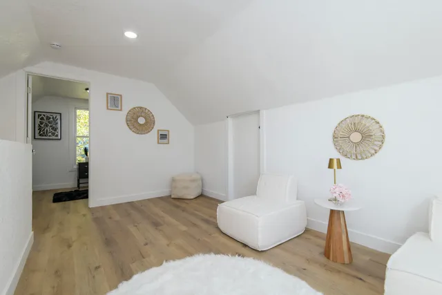 $379,900 | 1718 East Bradford Avenue, Unit 1720, Milwaukee, WI 53211