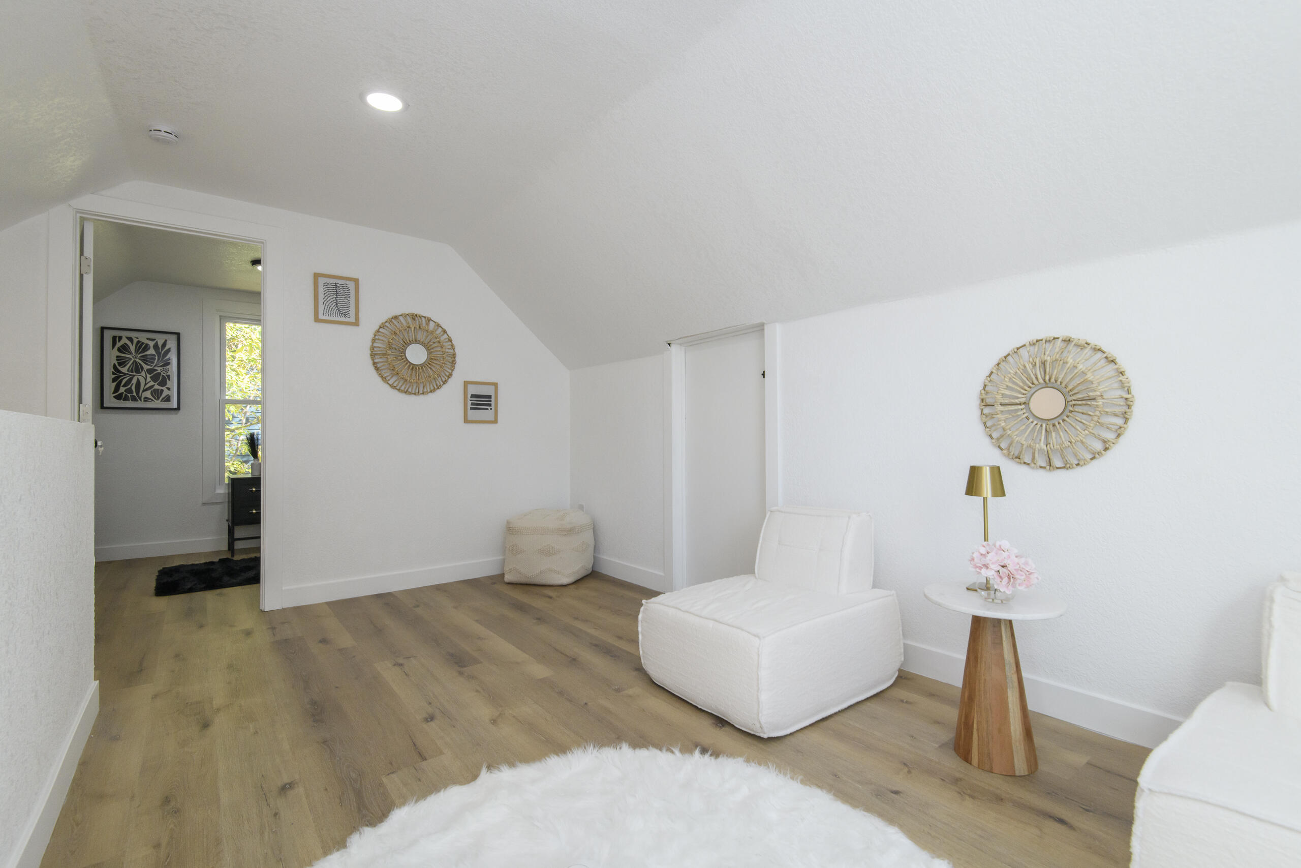 1718 East Bradford Avenue, Unit 1720 Milwaukee, WI 53211 - Photo 26 of 60 UPR 1718 E Bradford-25