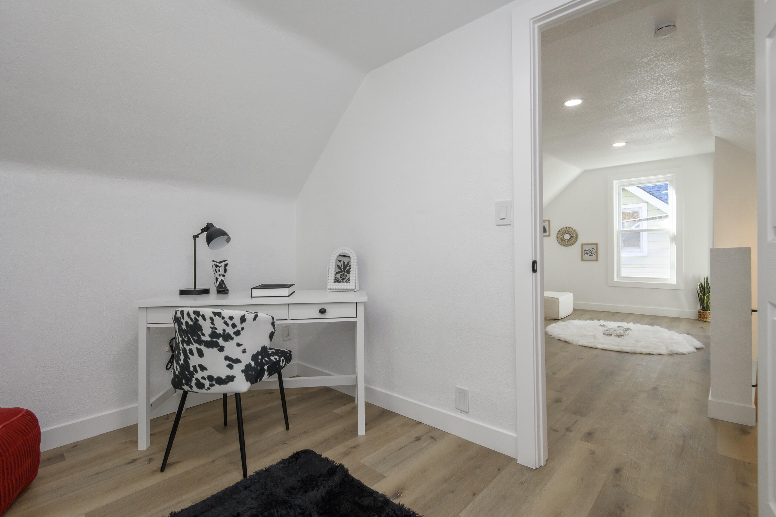 1718 East Bradford Avenue, Unit 1720 Milwaukee, WI 53211 - Photo 27 of 60 UPR BDRM 3 1718 E Bradford-27