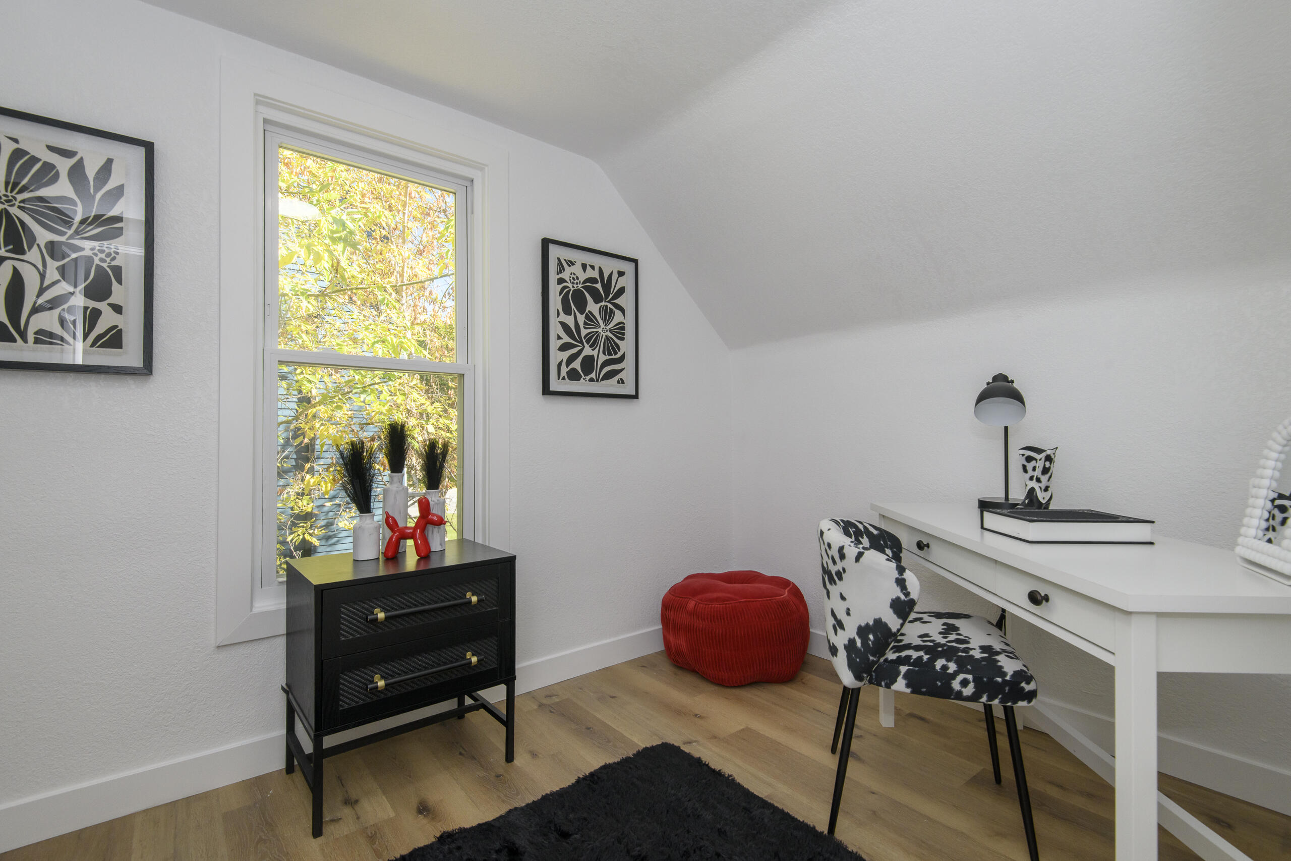 1718 East Bradford Avenue, Unit 1720 Milwaukee, WI 53211 - Photo 28 of 60 UPR BDRM 3 1718 E Bradford-26