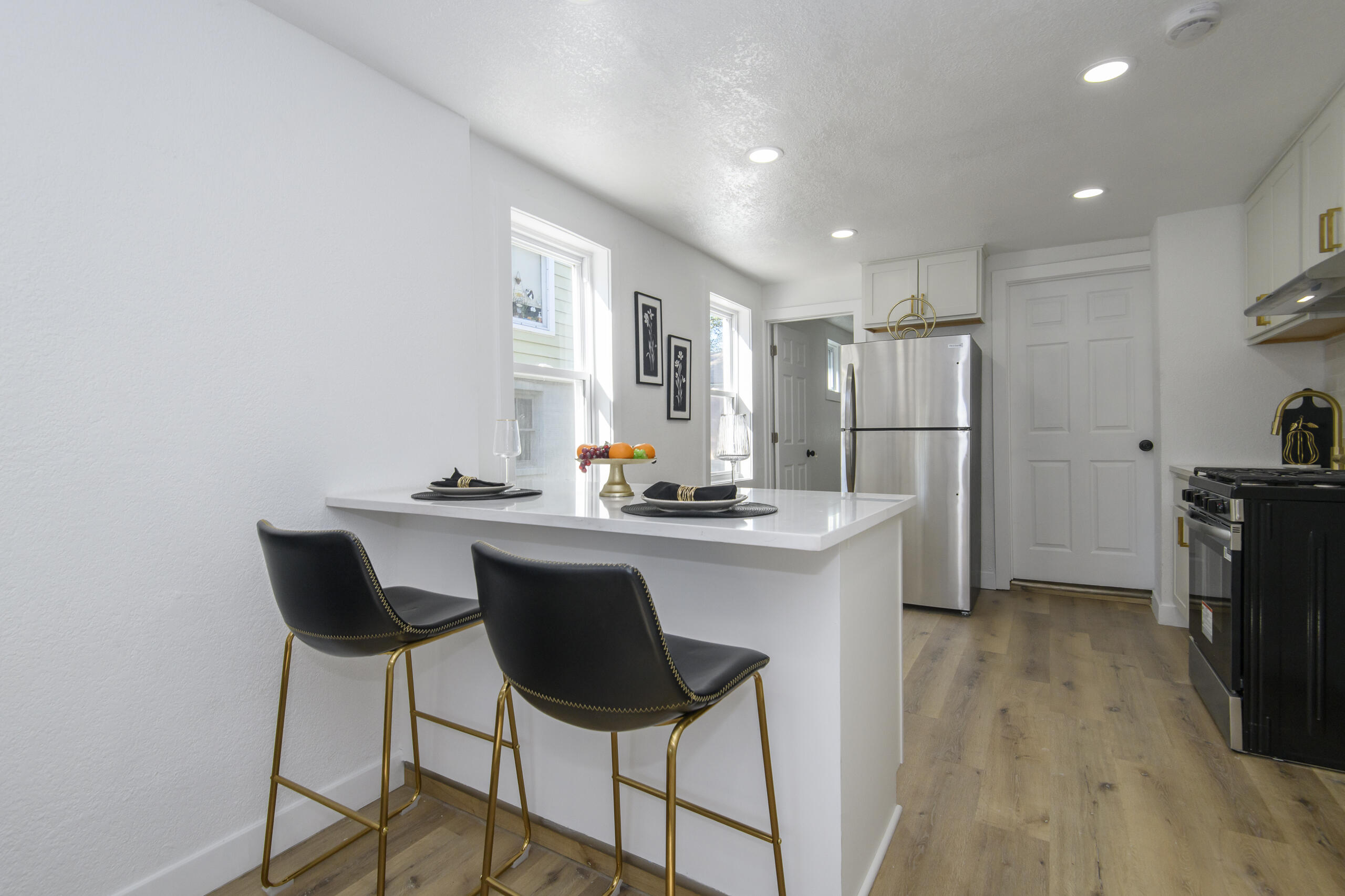 1718 East Bradford Avenue, Unit 1720 Milwaukee, WI 53211 - Photo 31 of 60 LWR 1718 E Bradford-35