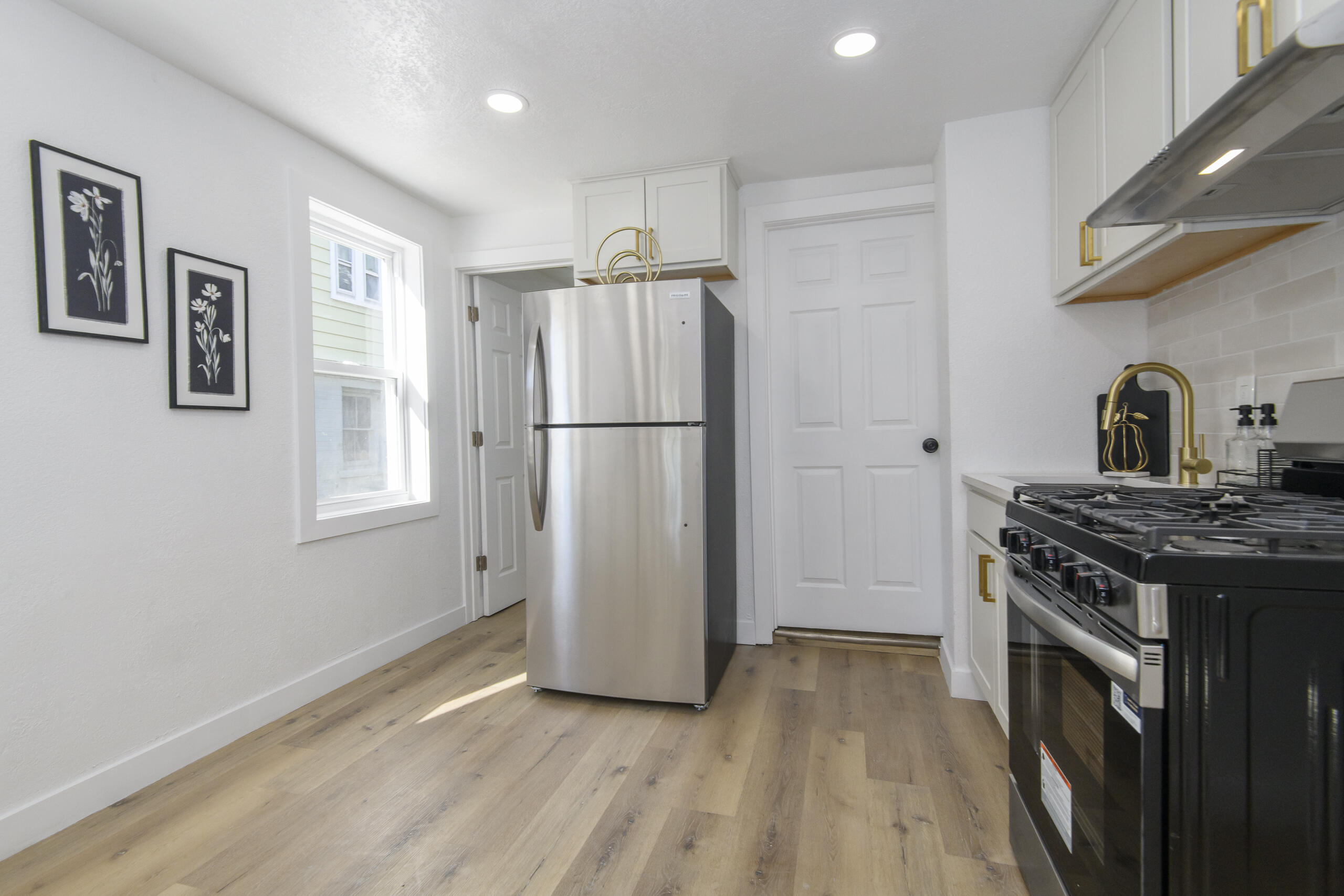 1718 East Bradford Avenue, Unit 1720 Milwaukee, WI 53211 - Photo 32 of 60 LWR 1718 E Bradford-36