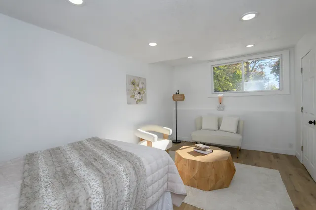 $379,900 | 1718 East Bradford Avenue, Unit 1720, Milwaukee, WI 53211