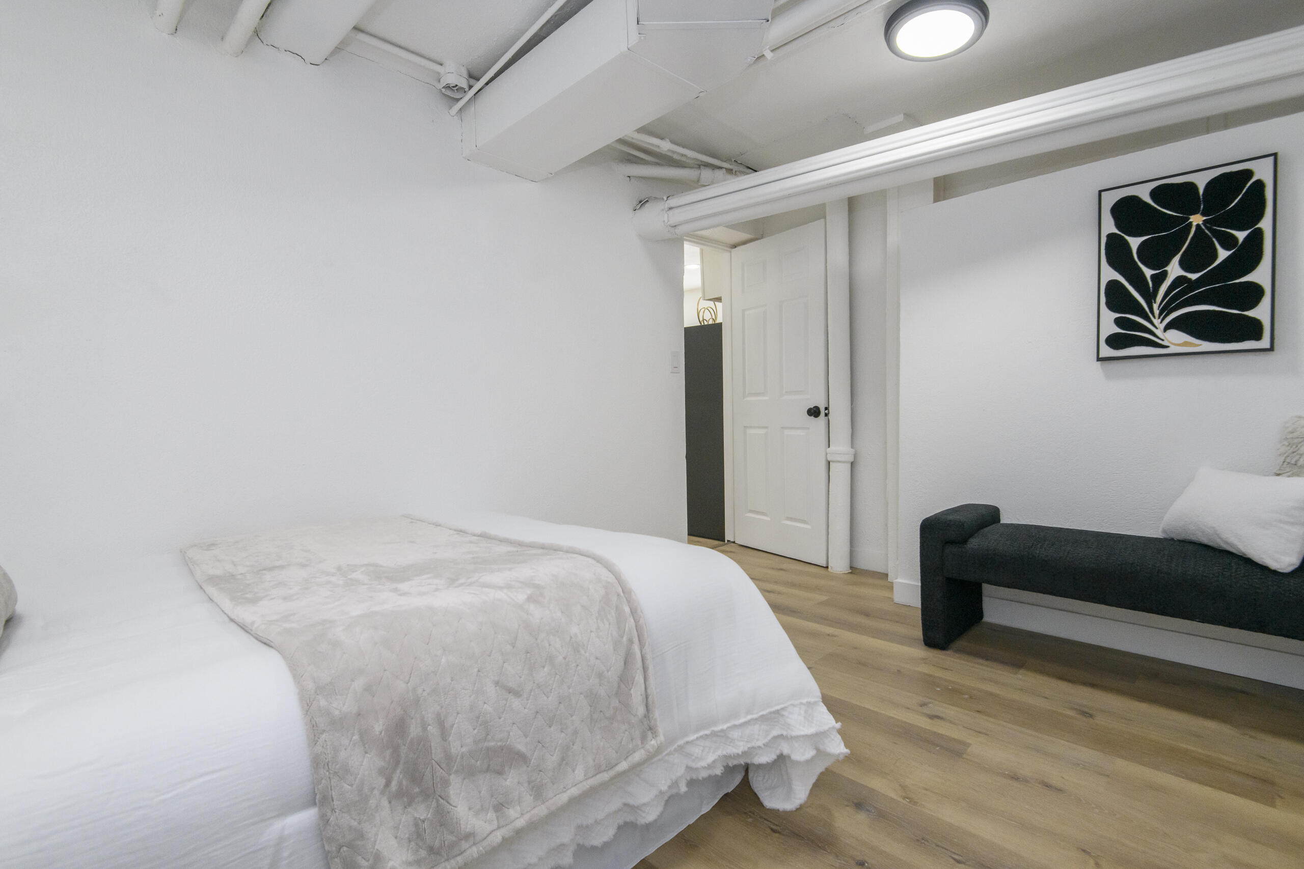 1718 East Bradford Avenue, Unit 1720 Milwaukee, WI 53211 - Photo 43 of 60 LWR BDRM 3 1718 E Bradford-44