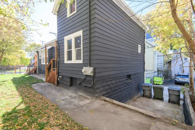 $379,900 | 1718 East Bradford Avenue, Unit 1720, Milwaukee, WI 53211