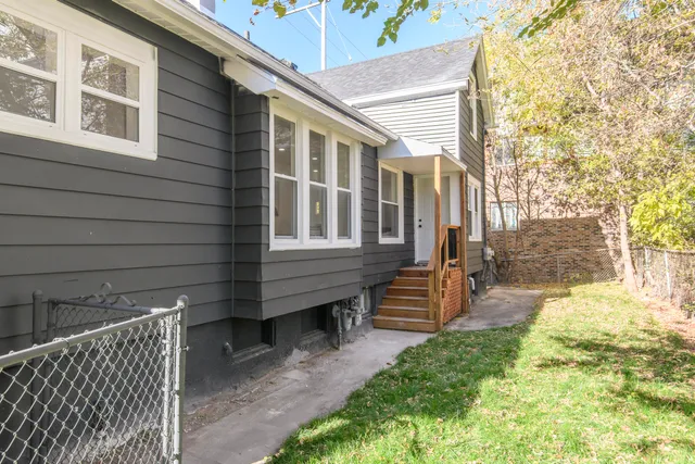 $379,900 | 1718 East Bradford Avenue, Unit 1720, Milwaukee, WI 53211