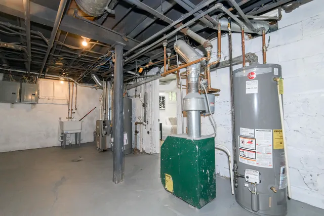 $379,900 | 1718 East Bradford Avenue, Unit 1720, Milwaukee, WI 53211