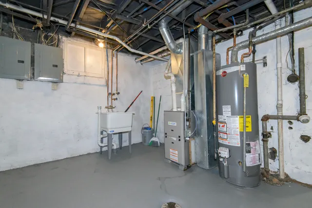 $379,900 | 1718 East Bradford Avenue, Unit 1720, Milwaukee, WI 53211