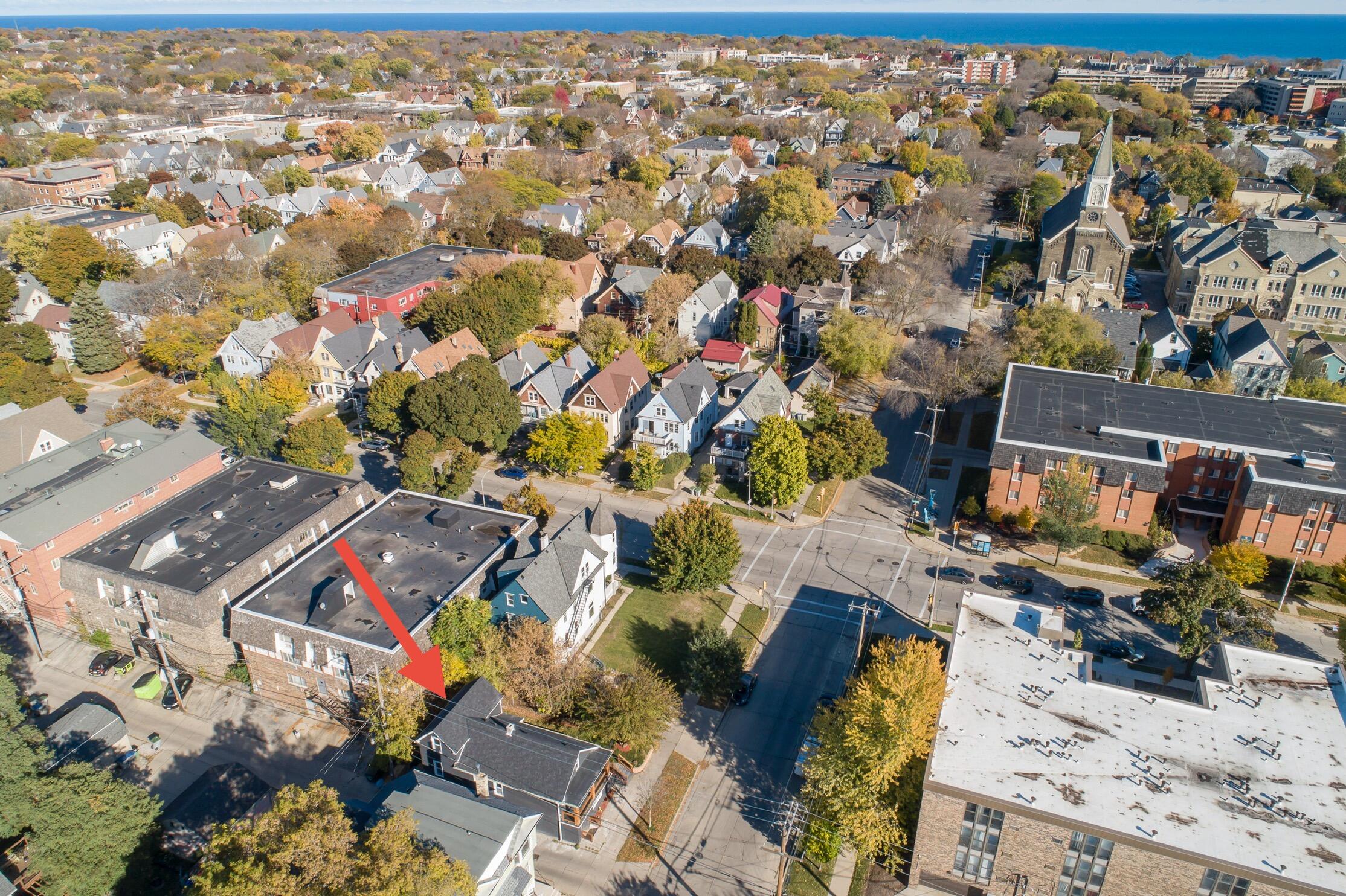1718 East Bradford Avenue, Unit 1720 Milwaukee, WI 53211 - Photo 52 of 60 1718 E Bradford-61
